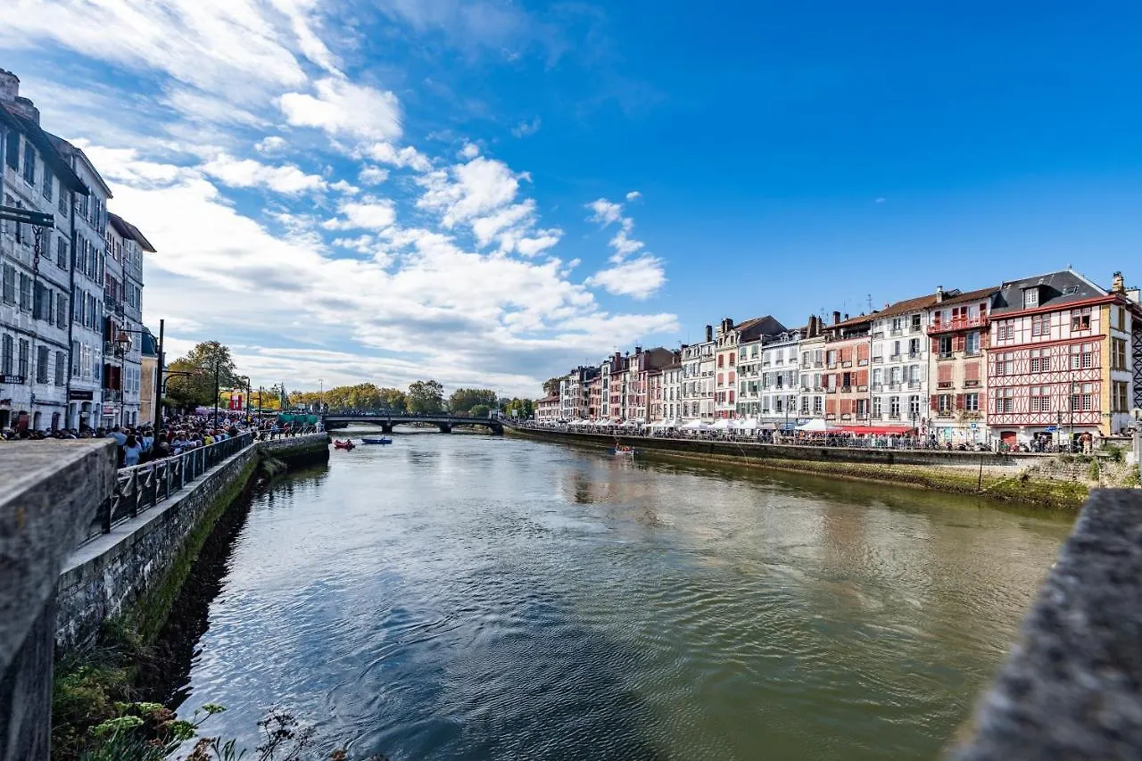 Duplex Typique Centre Bayonne Apartment France