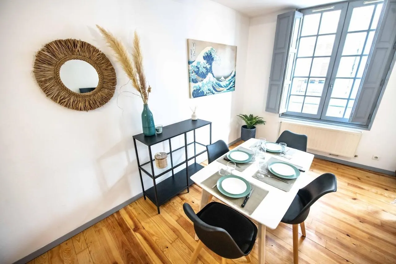 Duplex Typique Centre Bayonne Apartment