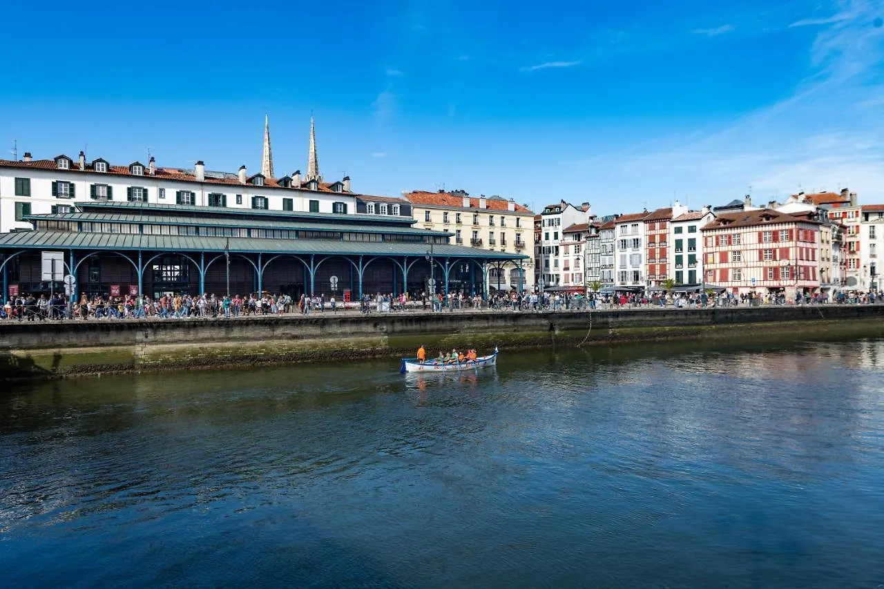 Duplex Typique Centre Bayonne Apartment France