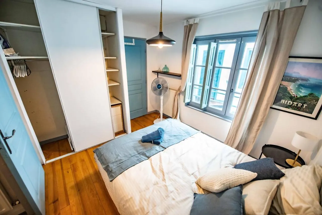Duplex Typique Centre Bayonne Apartment