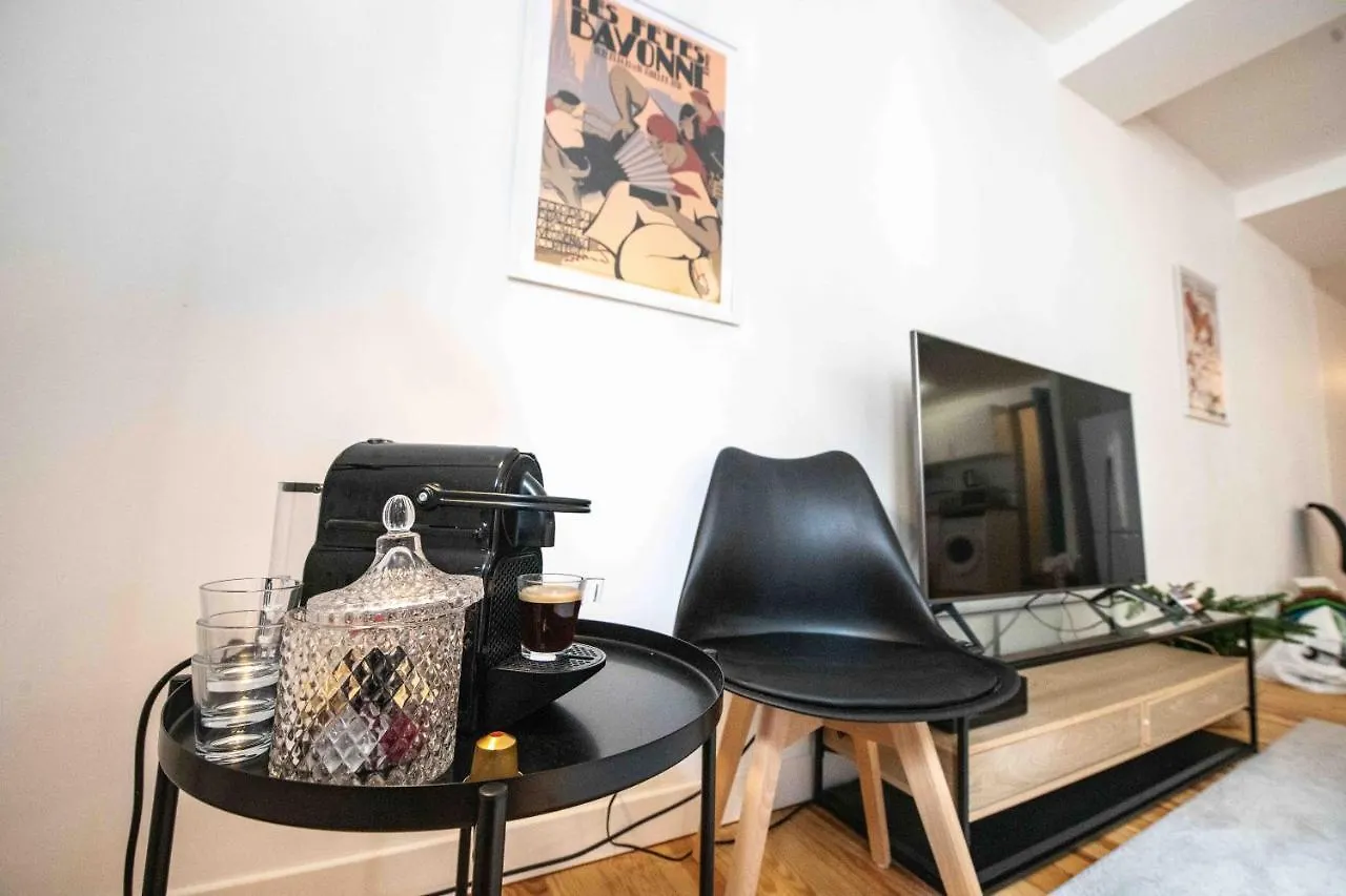 Duplex Typique Centre Bayonne Apartment